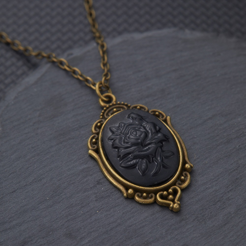 Retro and Trendy Oval Pendant  - Y2K Ethnic Fashion ulasan dan harga